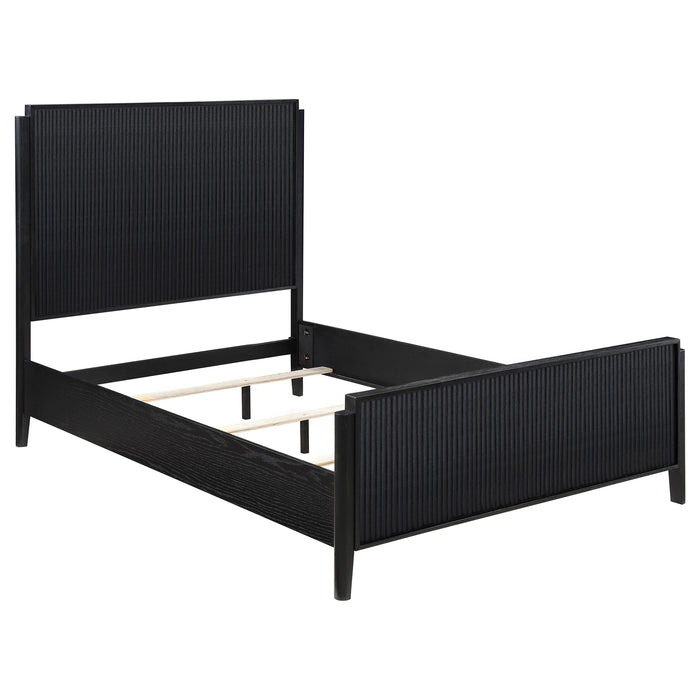 Brookmead 5-piece Queen Bedroom Set Black