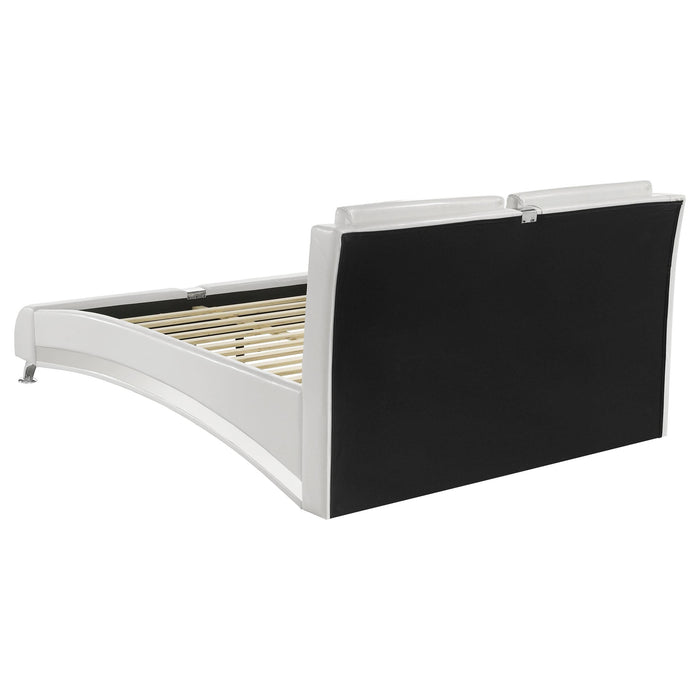 Jeremaine 5-piece Queen Bedroom Set White