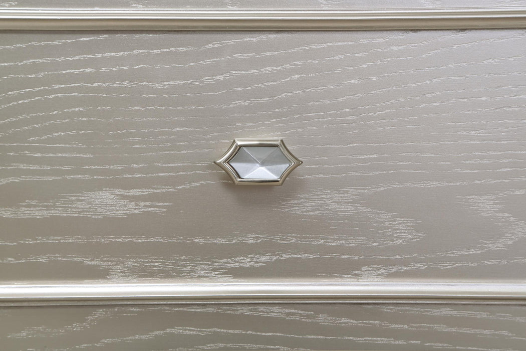 Evangeline 4-drawer Vanity Desk Makeup Table Silver Oak