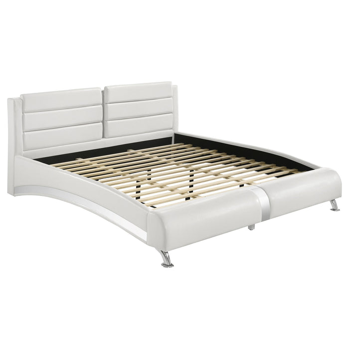 Jeremaine 5-piece Eastern King Bedroom Set White