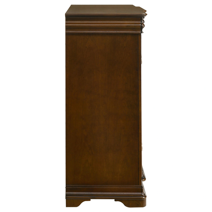 Garland Dresser
